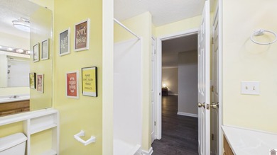 Welcome to your ultimate lakefront escape! This charming - photo 29