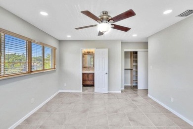 Welcome to your own tropical paradise in this E Oakland Park - photo 32
