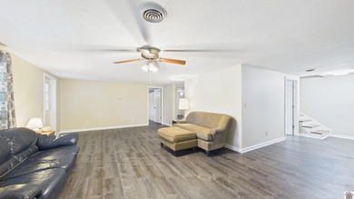 Welcome to your ultimate lakefront escape! This charming - photo 32