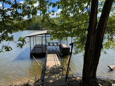 Welcome to your ultimate lakefront escape! This charming - photo 39