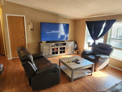 Amazing 3 bed, 2 bath manufactured home! Must-See!! Separate - photo 3