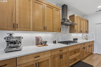 Absolute Showcase - Better Than New! Built just three years ago - photo 6