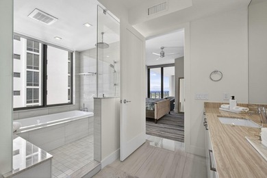 Welcome to this exceptional 3-bedroom, 3.5-bathroom waterfront - photo 14