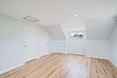 Welcome to this spacious 4-bedroom, 2-bathroom home located in - photo 16