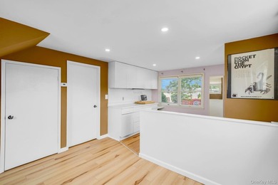 Welcome to this spacious 4-bedroom, 2-bathroom home located in - photo 18