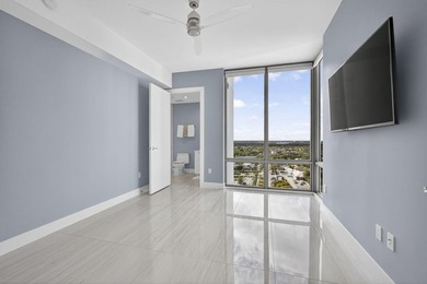 Welcome to this exceptional 3-bedroom, 3.5-bathroom waterfront - photo 19