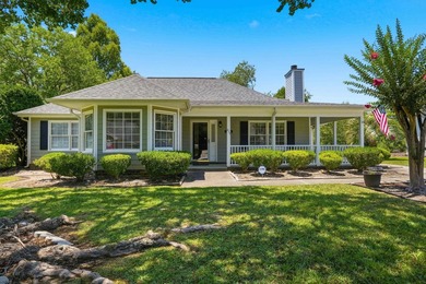 Welcome to 415 Lake Park Drive, a charming 3 bedroom, 2 bath - photo 25