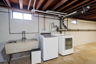 Welcome to this spacious 4-bedroom, 2-bathroom home located in - photo 25