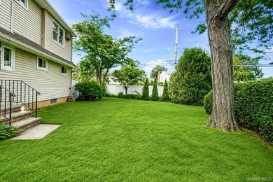 Welcome to this spacious 4-bedroom, 2-bathroom home located in - photo 27