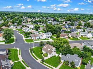 Welcome to this spacious 4-bedroom, 2-bathroom home located in - photo 34