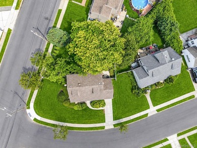Welcome to this spacious 4-bedroom, 2-bathroom home located in - photo 35