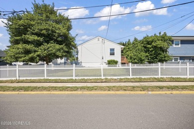 Beach living is affordable in this lovingly cared for 4 bed/2 - photo 42