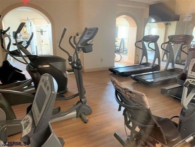 GET ONE-BEDROOM LIVING AT STUDIO HOA FEES with this smartly - photo 23