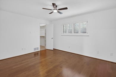 Tucked away at the end of a quiet cul de sac, this contemporary - photo 31
