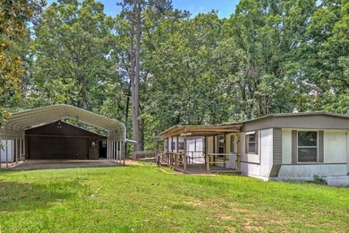 Well-maintained modular home on three lots located on a quiet - photo 8
