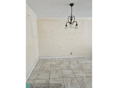 (private lake, pond, creek) Condo For Sale in Lauderhill Florida