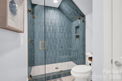 Gorgeous custom home loaded with luxury upgrades and exceptional - photo 27