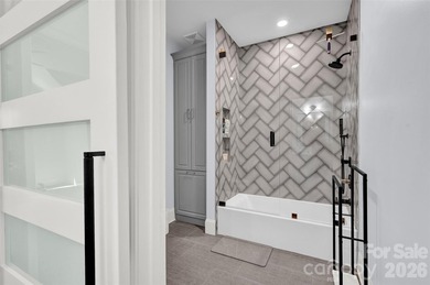 Gorgeous custom home loaded with luxury upgrades and exceptional - photo 31