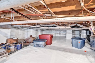 Gorgeous custom home loaded with luxury upgrades and exceptional - photo 35