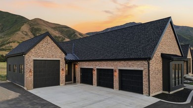 Welcome home to this stunning brand new luxury custom rambler - photo 3