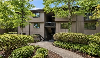 Cute a button Condo in great Durham location with Sunroom (106 - photo 2