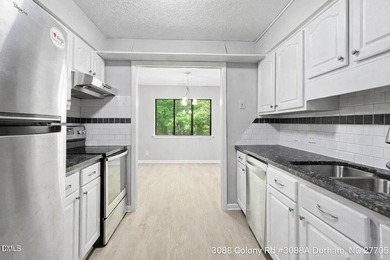Cute a button Condo in great Durham location with Sunroom (106 - photo 6