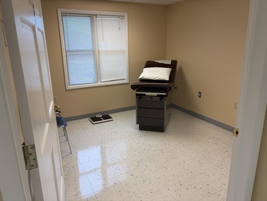A really nice brick, medical/office building in a great location - photo 11