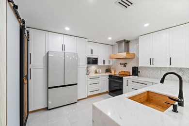 One-story townhouse in Indian Creek, a quiet pet-friendly - photo 14