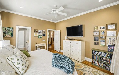 Welcome to this beautiful & spacious Battery Point home! With a - photo 17