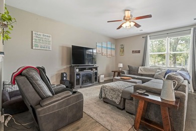 Welcome to 1060 Balmore Drive! This beautifully maintained home - photo 17