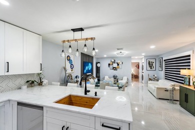 One-story townhouse in Indian Creek, a quiet pet-friendly - photo 19