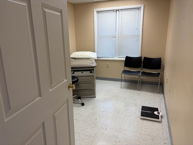 A really nice brick, medical/office building in a great location - photo 22