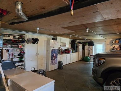 Beautiful country home on over 3 and a half acres. This home has - photo 23