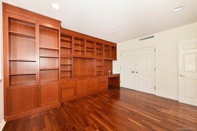 Beautiful & Spacious Sunny 3-Bedroom, 2.5-Bath Condo in Harbor - photo 24