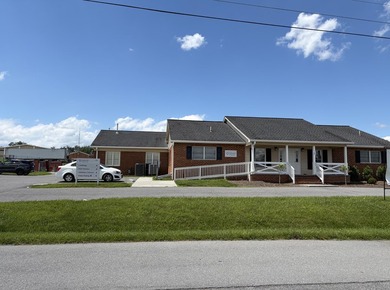 A really nice brick, medical/office building in a great location - photo 25