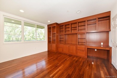 Beautiful & Spacious Sunny 3-Bedroom, 2.5-Bath Condo in Harbor - photo 25