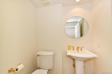 Beautiful & Spacious Sunny 3-Bedroom, 2.5-Bath Condo in Harbor - photo 27