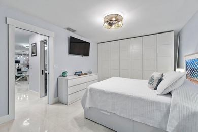 One-story townhouse in Indian Creek, a quiet pet-friendly - photo 32