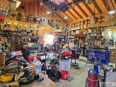 Beautiful country home on over 3 and a half acres. This home has - photo 48