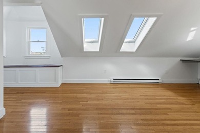 Perched above-it-all in Bayside, this freshly painted penthouse - photo 8
