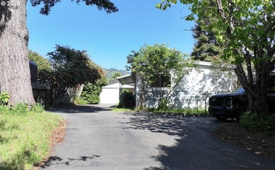 1976 Hillcrest manufactured home with solid bones and serious - photo 4