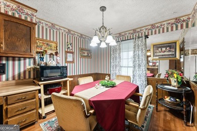 Well-kept and ready to go, this solid brick home offers comfort - photo 13
