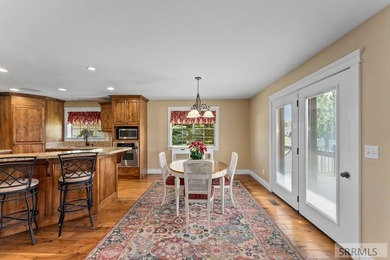 Welcome to luxury living in the prestigious Jefferson Hills Golf - photo 16
