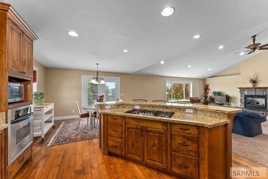 Welcome to luxury living in the prestigious Jefferson Hills Golf - photo 19