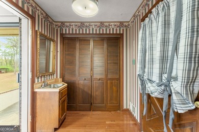 Well-kept and ready to go, this solid brick home offers comfort - photo 20