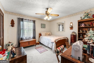 Well-kept and ready to go, this solid brick home offers comfort - photo 24