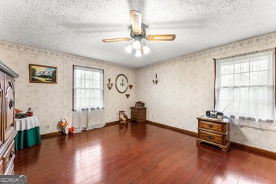 Well-kept and ready to go, this solid brick home offers comfort - photo 27