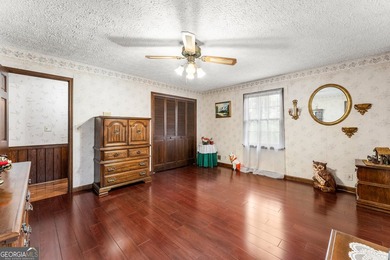 Well-kept and ready to go, this solid brick home offers comfort - photo 28
