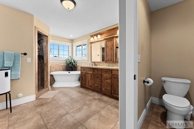 Welcome to luxury living in the prestigious Jefferson Hills Golf - photo 29