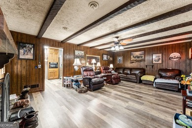Well-kept and ready to go, this solid brick home offers comfort - photo 33